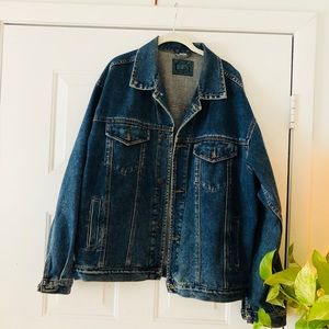 VINTAGE OVERSIZED DARK WASH JEAN JACKET XL